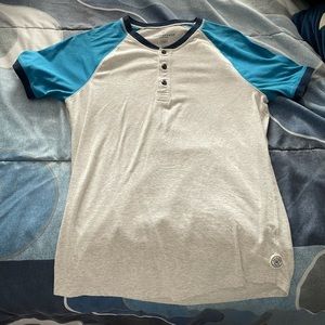 American Eagle tshirt